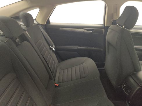 Used 2020 Ford Fusion SE AWD/4WD image 19