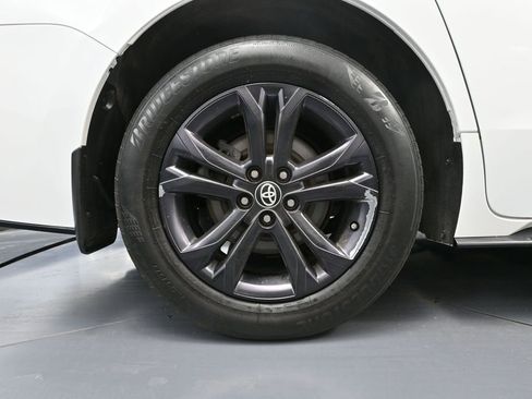 Used 2024 Toyota Sienna XSE AWD/4WD image 13