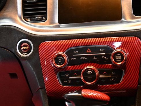 Used 2017 Dodge Charger R/T image 37