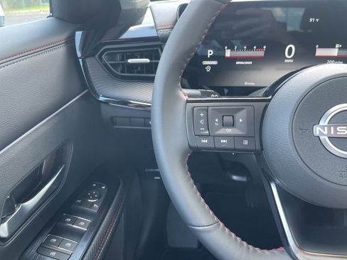 New 2025 Nissan Kicks SR image 29