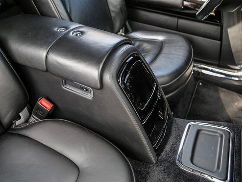 Used 2010 Rolls-Royce Phantom Coupe RWD image 41