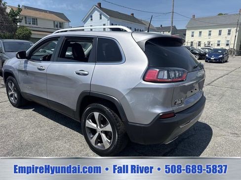 Used 2019 Jeep Cherokee Limited AWD/4WD image 9