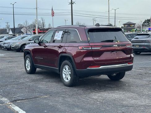 Used 2024 Jeep Grand Cherokee Laredo image 6