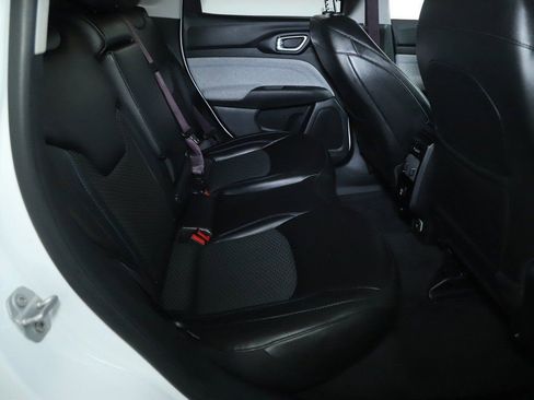 Used 2022 Jeep Compass Latitude AWD/4WD image 32