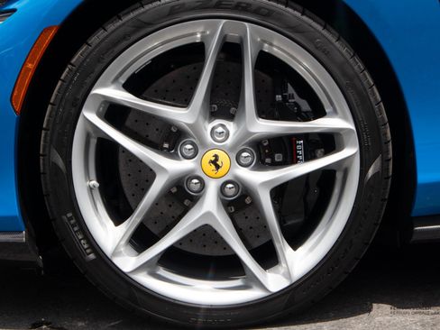 Used 2024 Ferrari Roma Spider RWD image 12
