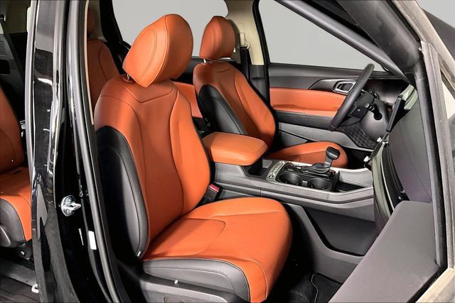 New 2026 Kia Carnival SX w/ SX Dark Edition Package FWD image 12
