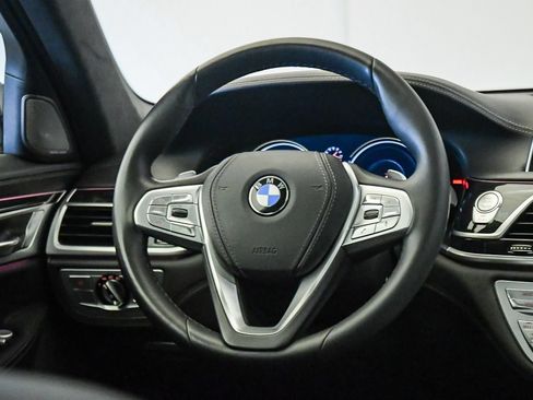 Used 2018 BMW 740i RWD image 14