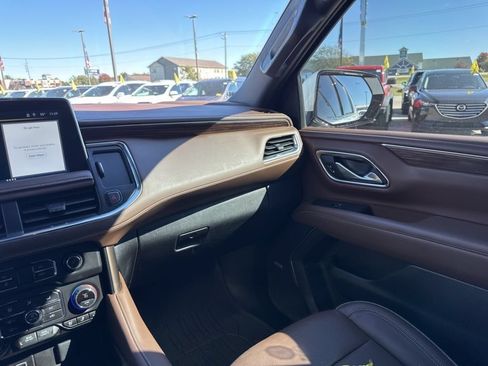 Used 2024 Chevrolet Suburban High Country w/ Max Trailering Package AWD/4WD image 45