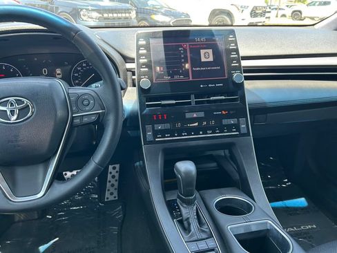 Used 2019 Toyota Avalon XSE FWD image 17