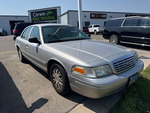 Used 2004 Ford Crown Victoria LX RWD image 6