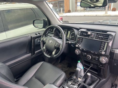 Used 2021 Toyota 4Runner Venture image 7