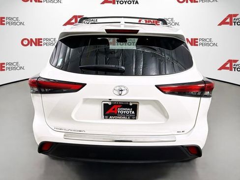 Used 2021 Toyota Highlander XLE image 6