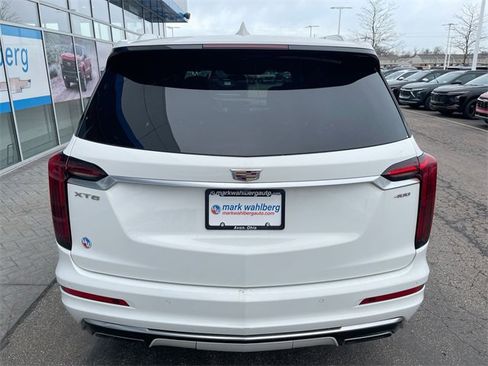 Used 2021 Cadillac XT6 Premium Luxury image 31