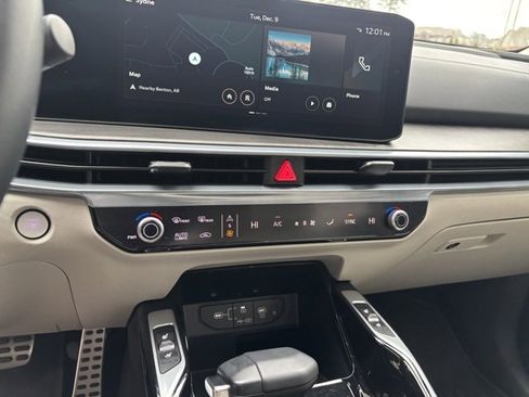 Used 2024 Kia Sorento SX image 23