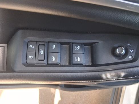 Used 2024 Jeep Grand Cherokee L Limited AWD/4WD image 16