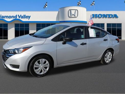 Used 2024 Nissan Versa S image 3