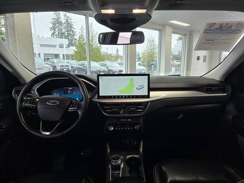 Used 2024 Ford Escape Platinum AWD/4WD image 34