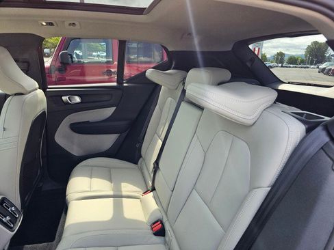 Used 2019 Volvo XC40 T5 Momentum image 22