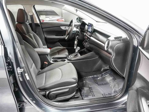 Used 2023 Kia Forte LXS w/ LXS Technology Package FWD image 16