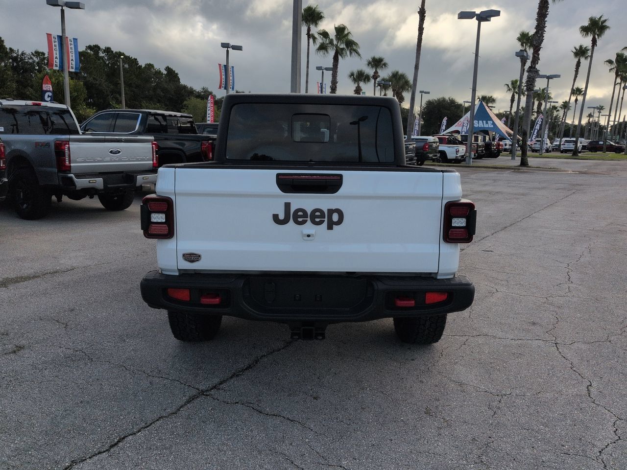 Used 2022 Jeep Gladiator Rubicon w/ LED Lighting Group AWD/4WD image 5