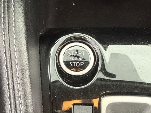 Used 2019 Nissan Kicks SR w/ SR Premium Package FWD image 22