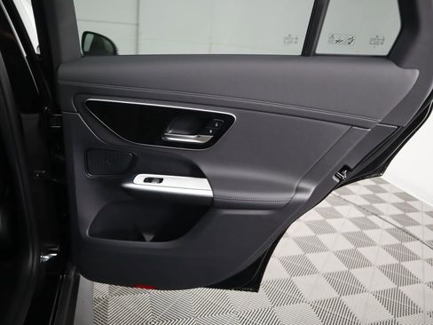 Used 2026 Mercedes-Benz GLC 300 4MATIC image 28