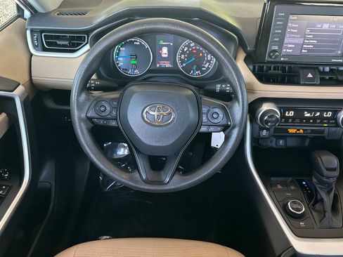 Certified 2022 Toyota RAV4 LE image 17