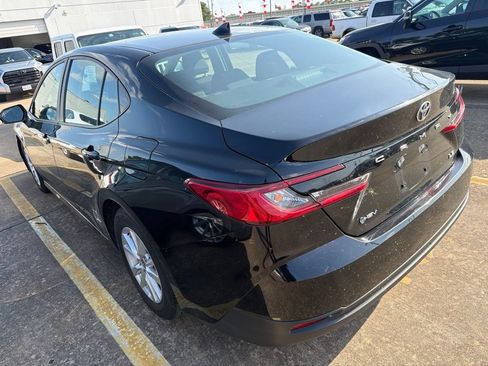 Used 2025 Toyota Camry LE FWD image 4