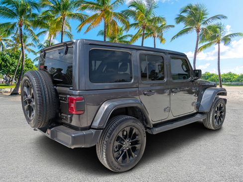Certified 2025 Jeep Wrangler Unlimited Sahara AWD/4WD image 3