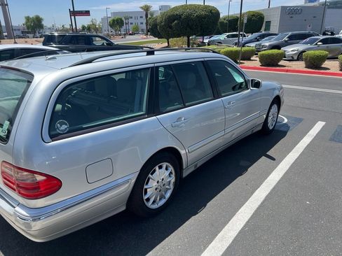 Used 2002 Mercedes-Benz E 320 Wagon image 3