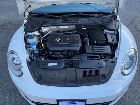 Used 2015 Volkswagen Beetle 1.8T Classic FWD image 14