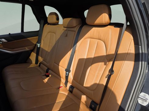 Used 2022 BMW X5 xDrive40i w/ M Sport Package image 20