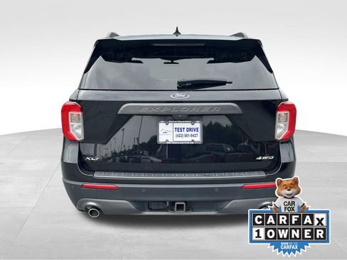 Used 2022 Ford Explorer XLT w/ Equipment Group 202A image 4