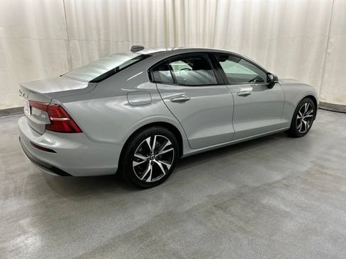 Used 2025 Volvo S60 B5 Core FWD image 4