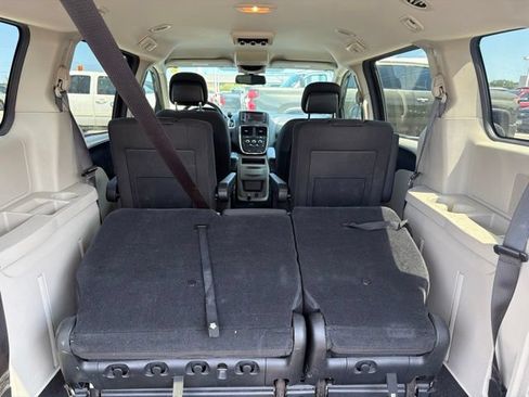 Used 2019 Dodge Grand Caravan SE FWD image 21