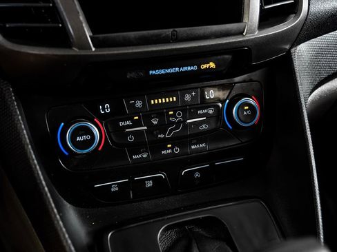 Used 2020 Ford Transit Connect XL FWD image 21