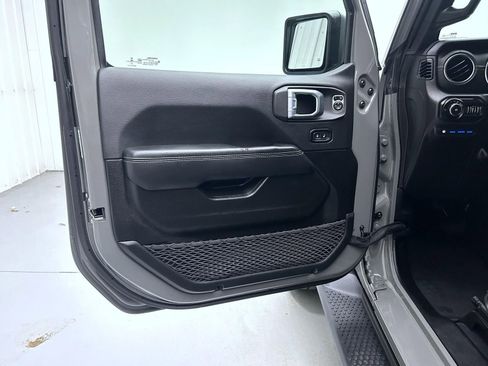 Used 2022 Jeep Wrangler Unlimited Sahara w/ Cold Weather Group image 9