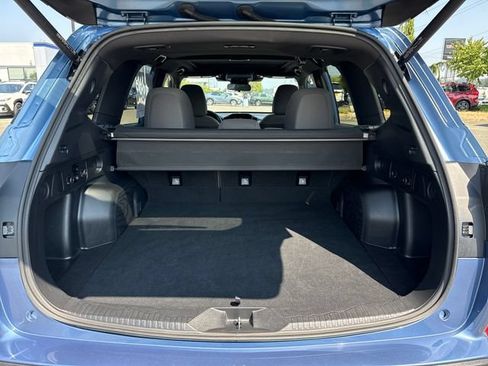 Used 2025 Subaru Forester Premium AWD/4WD image 12