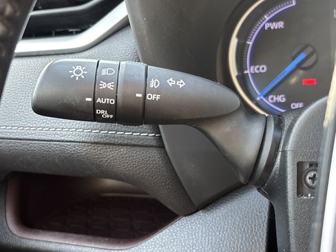 Used 2019 Toyota RAV4 Limited AWD/4WD image 31