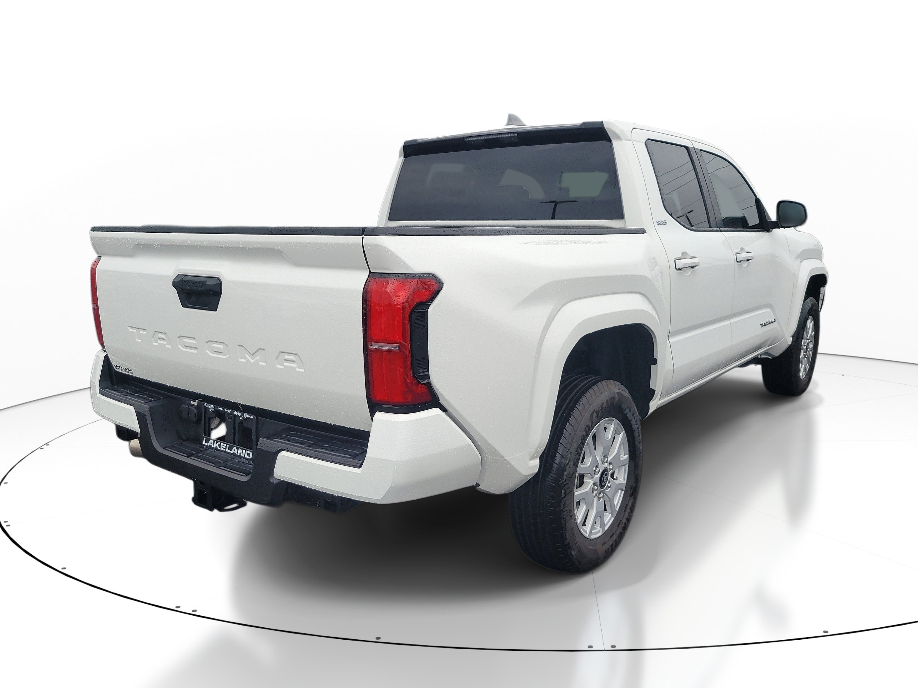Used 2025 Toyota Tacoma SR5 RWD image 4