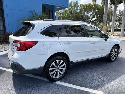 Used 2019 Subaru Outback 2.5i Touring AWD/4WD image 8