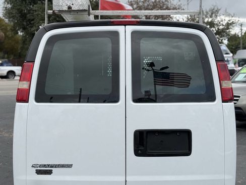 Used 2006 Chevrolet Express 2500 image 7