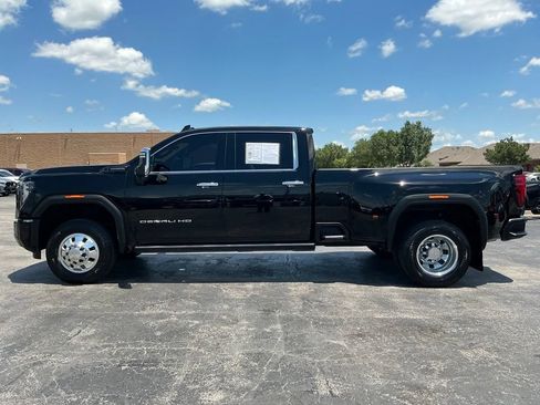 Used 2024 GMC Sierra 3500 Denali Ultimate AWD/4WD image 10