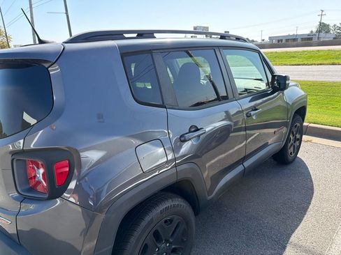 Used 2018 Jeep Renegade Trailhawk w/ Cold Weather Group II AWD/4WD image 5
