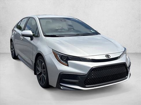 Used 2021 Toyota Corolla SE FWD image 3