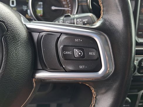 Used 2021 Jeep Wrangler Unlimited Sahara AWD/4WD image 19