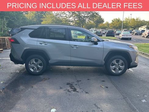 Used 2025 Toyota RAV4 XLE FWD image 9