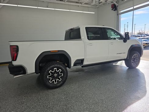 Used 2024 GMC Sierra 2500 AT4X image 6