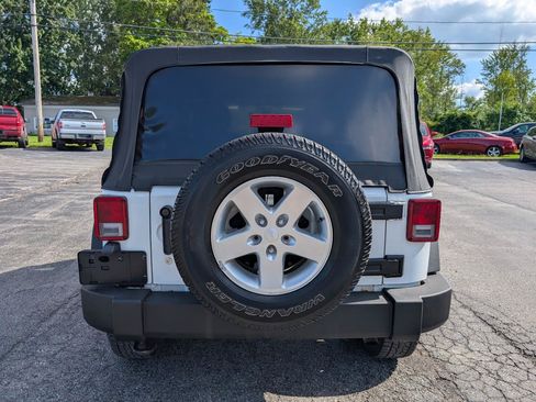 Used 2015 Jeep Wrangler Unlimited Sport w/ Quick Order Package 24S AWD/4WD image 10