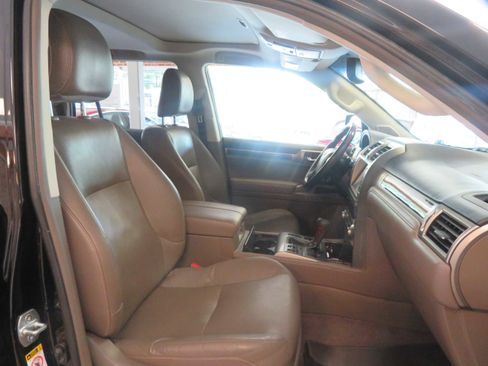 Used 2015 Lexus GX 460 w/ Premium Package image 27